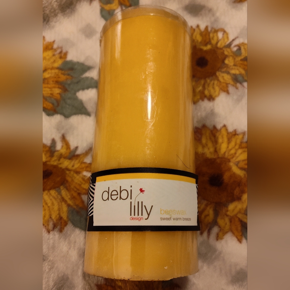NEW! Vintage Debi & Lilly Floral Scented Pillar Candle